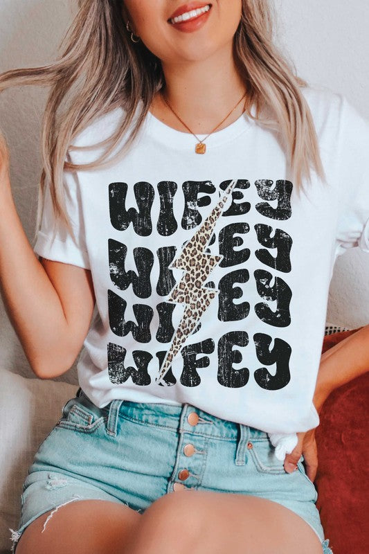 PLUS SIZE - LEOPARD LIGHTNING WIFEY Graphic Tee